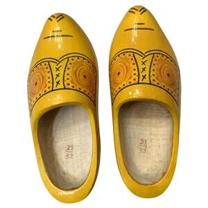 Vintage Hand Carved Holland Dutch Wooden Clog Shoes Yellow Painted Size 21/32